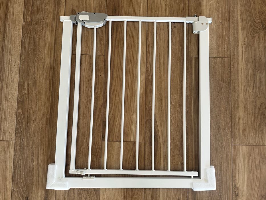 Bramka zabezpieczajaca rozporowa drzwi schody plotek barierka