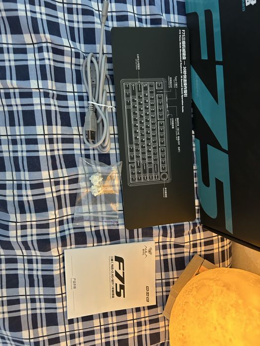 Нова Aula f75  механічна бездротова