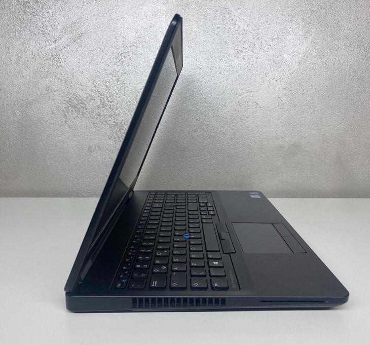 Dell Precision 3510 i7-6820HQ 16GB 256SSD FirePro W5130M W11