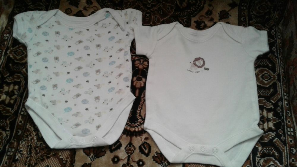 Бодики с коротким и длинным рукавчиком.