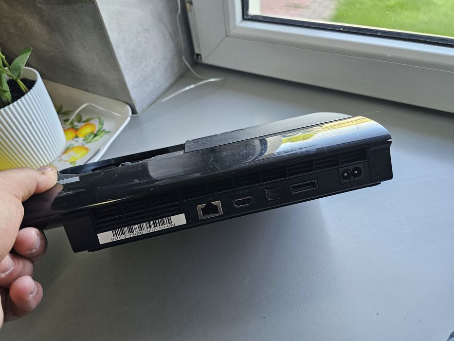 Playstation 3 super slim + 1 pad REZERWACJA