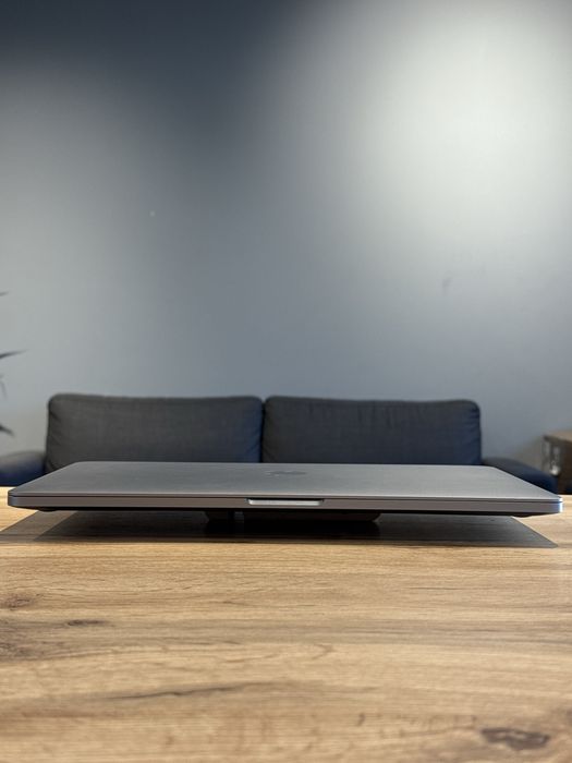 MacBook Pro 16 2019 i9 2.4ghz pro 5500 8gb !! Гарантія від магазину !!