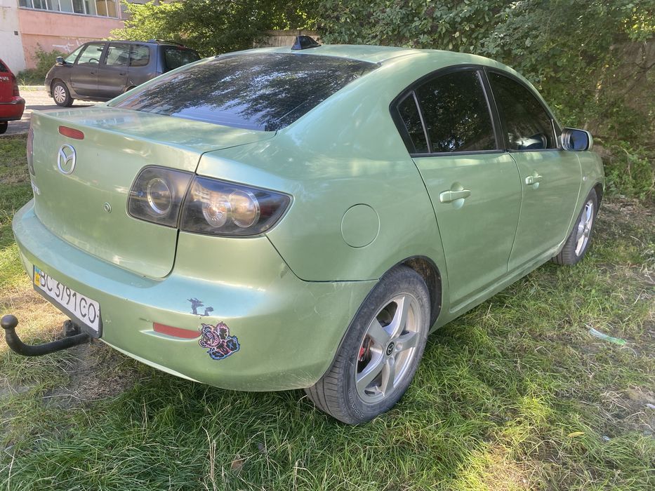 Мазда3 2005 рік