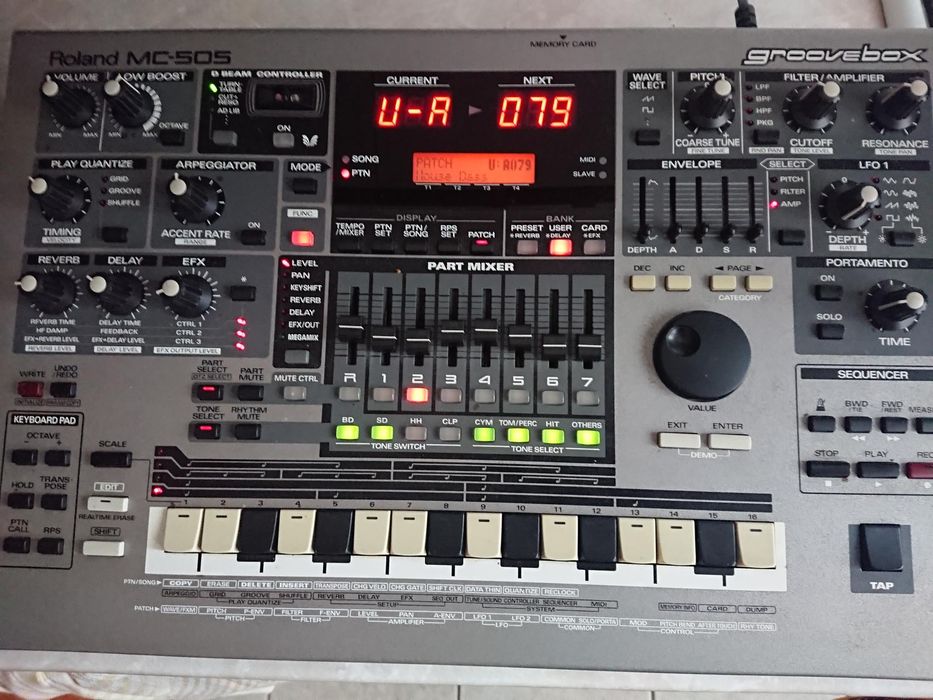 Roland MC-505 Groovebox - Стан 9/10, Made in Japan.