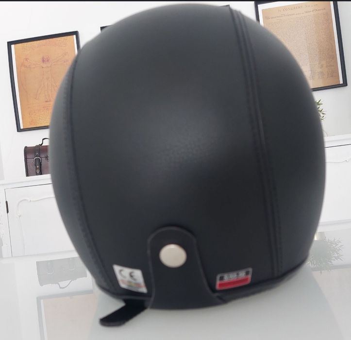Capacete Aberto em Pele Preta