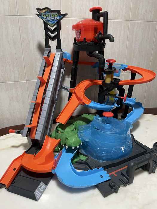 Hotwheels Ultimate Gator Carwash Color Shifters Playset Mattel