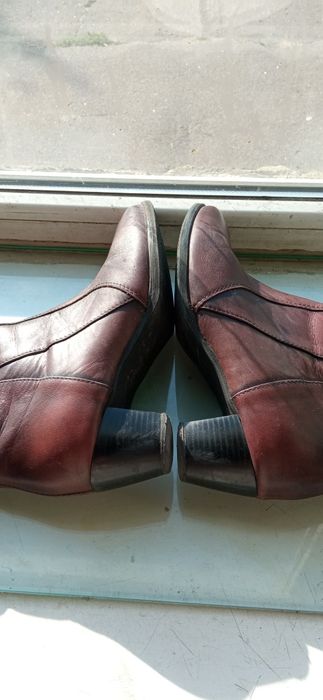 Продам черевики жіночі.