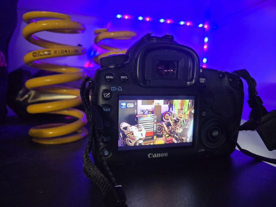 Aparat Canon mark iii d5 lustrzanka bdb stanie z obiektywem portretowy