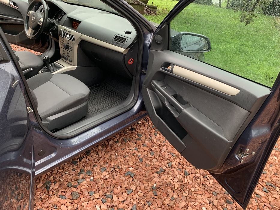 Продаю авто Opel Astra 2008