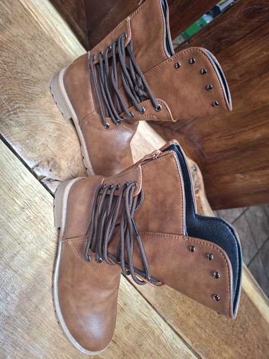 Nowe damskie botki 38