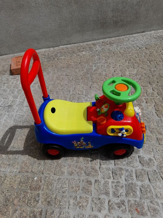 Carro Mickey, pote e banco princesas