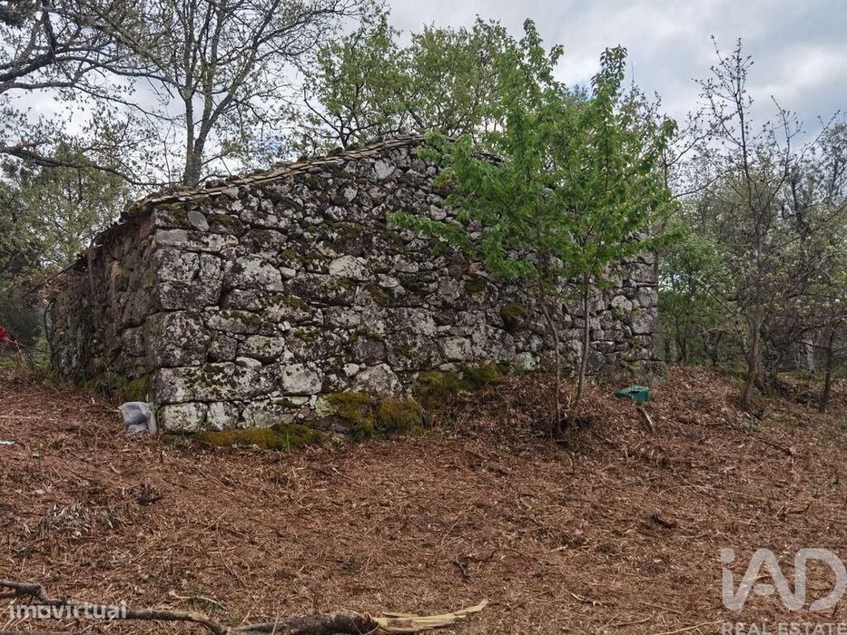 Casa de Campo em Aldeias e Mangualde da Serra de 40,00 m2