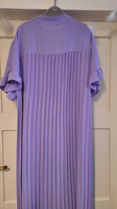 Przecudna sukienka lila. Duży rozmiar.