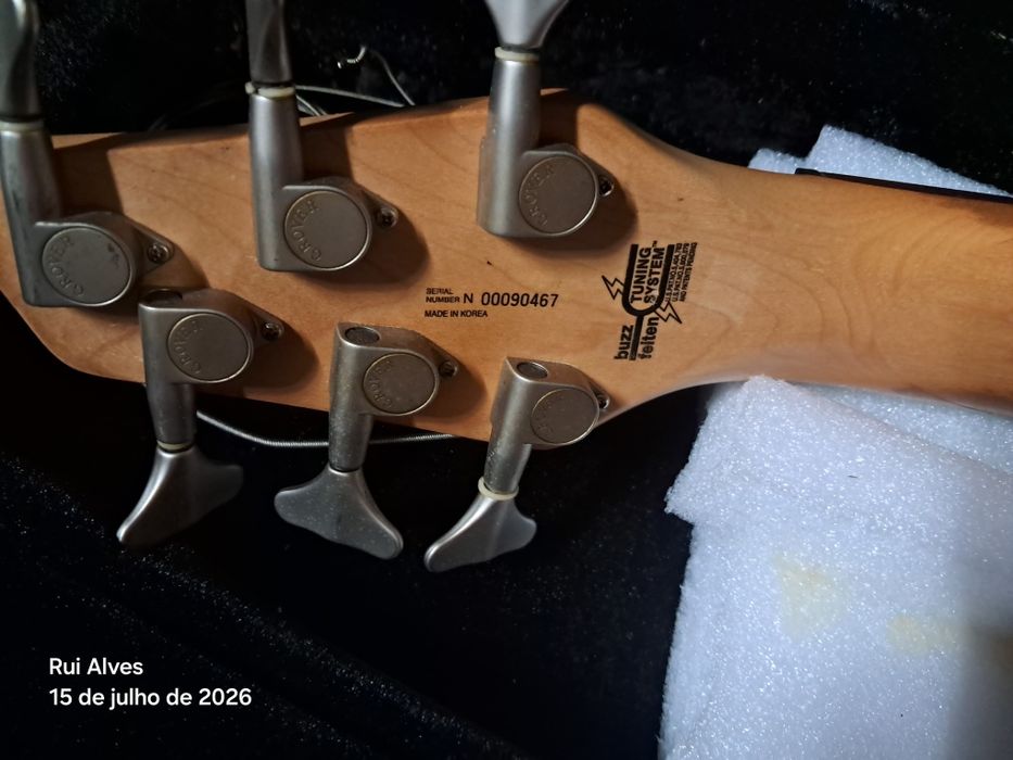 Baixo Elétrico de 6 Cordas Washburn Bantam Series Ativo + Estojo Rígido (Case)