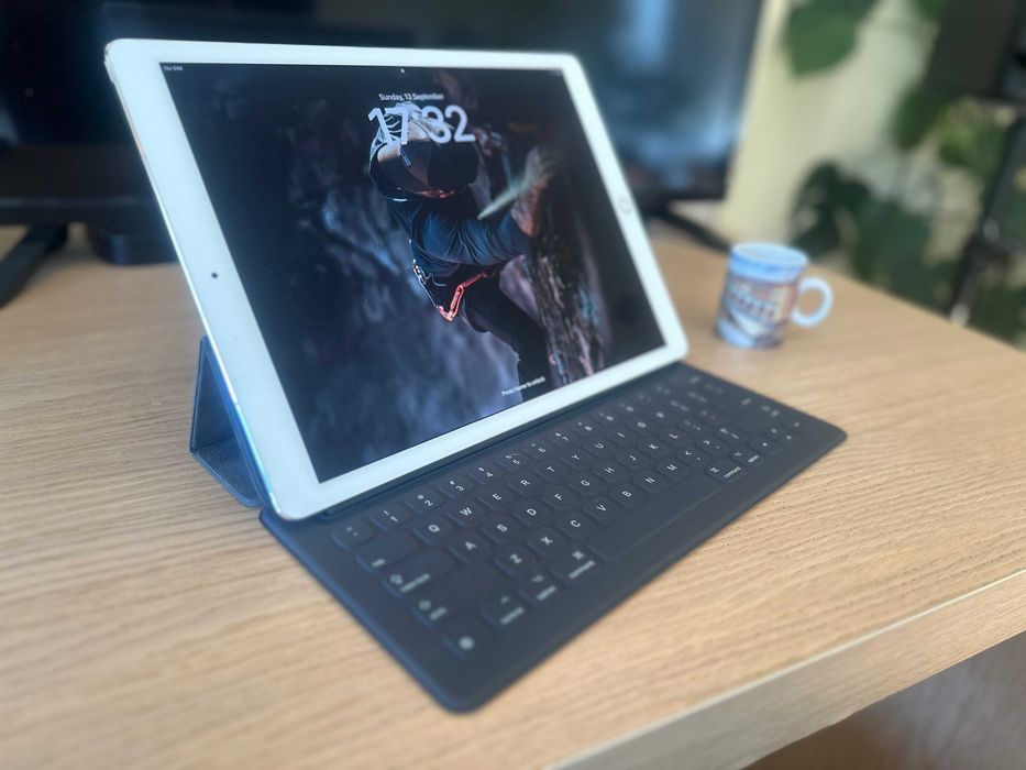 Pack iPad Pro 12.9" 256GB (2ª Geração) + Smart Keyboard + Apple Pencil