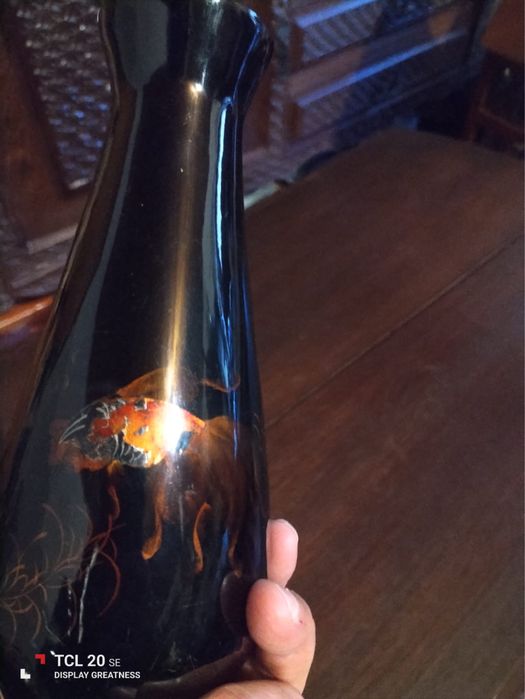 Jarrinha oriental com ilustrações lindíssimas de peixes