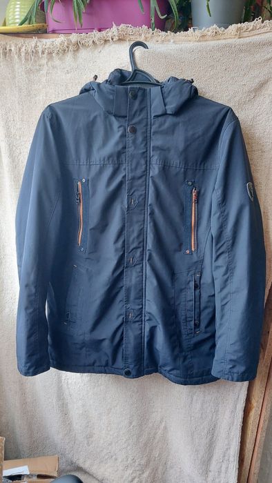 Продам мужскую демисезонную куртку б/у