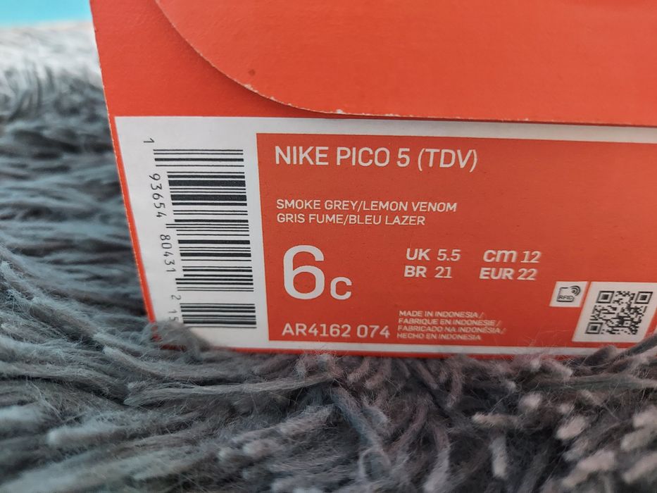 Кроссовки nike.Оригинал.