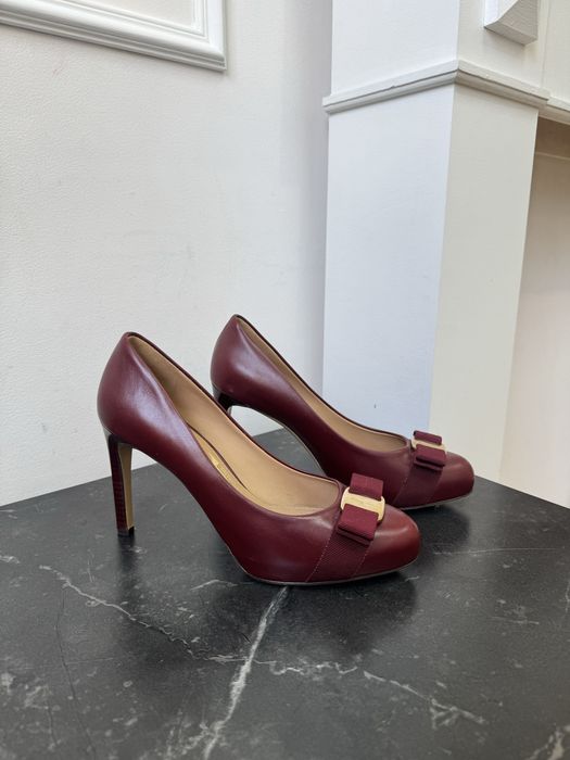 Розкішні туфлі Salvatore Ferragamo  р. 38