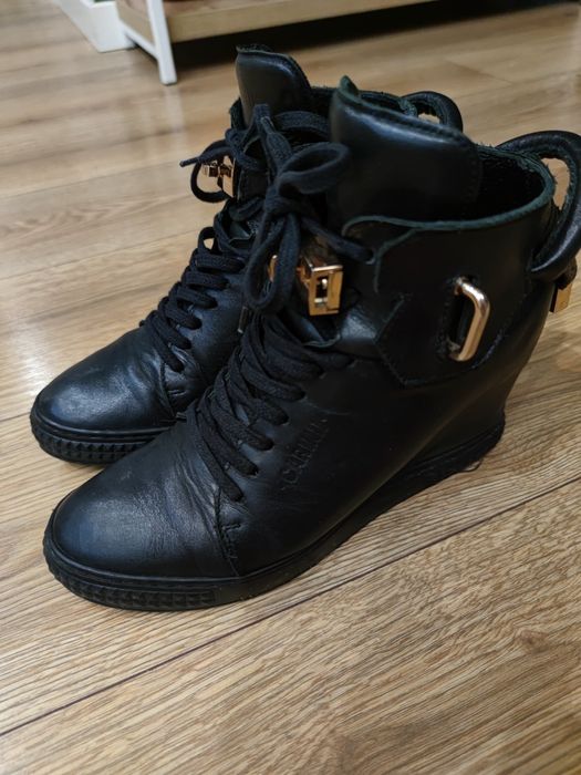 Czarne buty Carinii