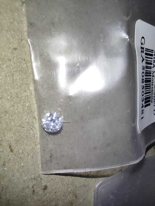 Алмаз Moissanite 0.5ct D 5mm