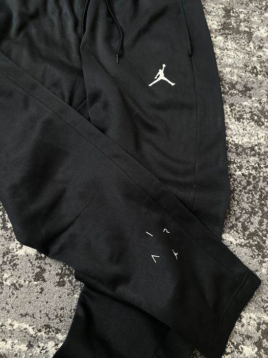 Штани Nike Jordan Лрозмір чорного кольору нові колекції