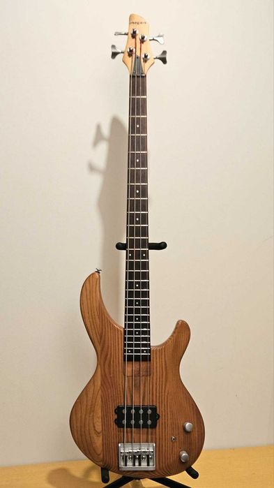 Baixo Aria (Aria Pro II) modelo IGB55 ST NA Integra Series fabricado na Samick Korea