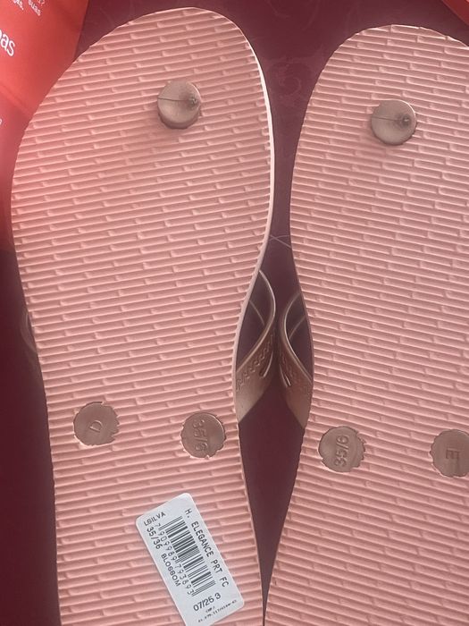 Havaianas novas em tons de rosa