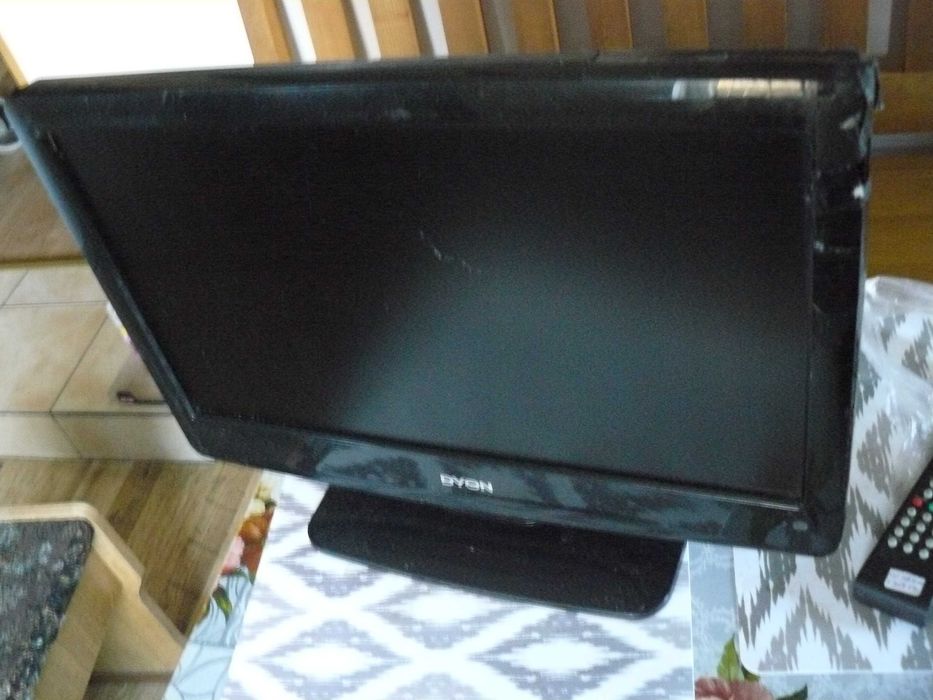 Telewizor 19 cali z pilotem i wbudowanym Dvd