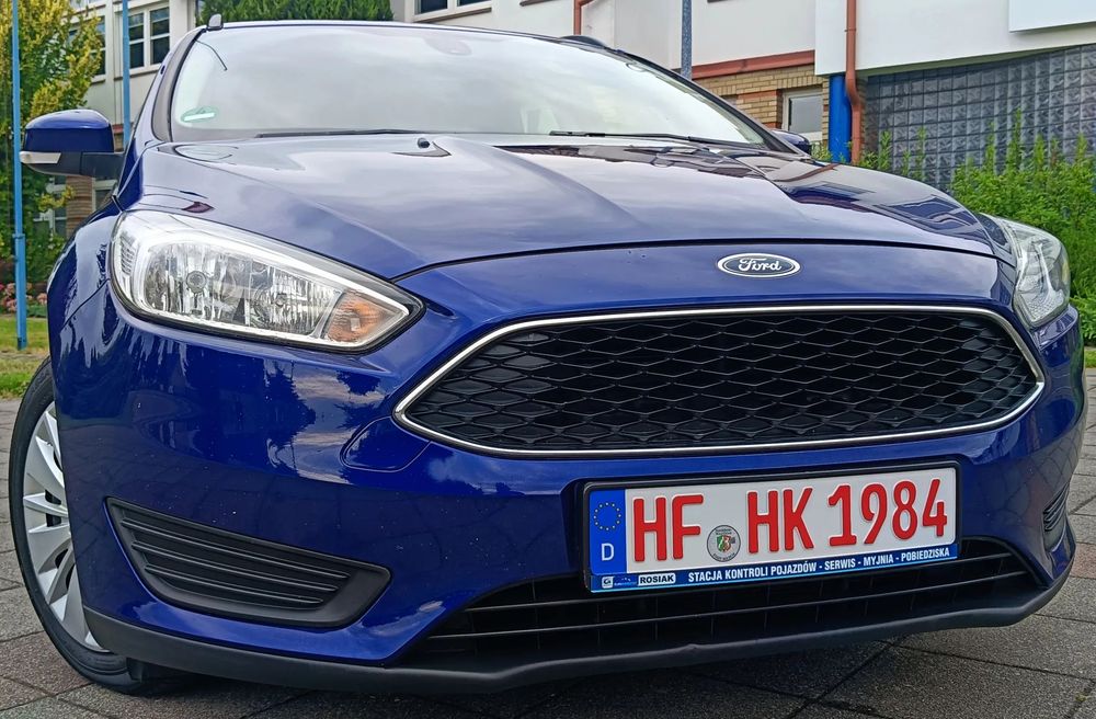 Ford Focus *Pełny Serwis*NAVI*KLIMA*Niski Przebieg+Przepiękny Kolor+PERFEKCYJNY!