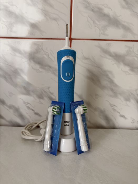 електрична зубна щітка Braun Oral-B