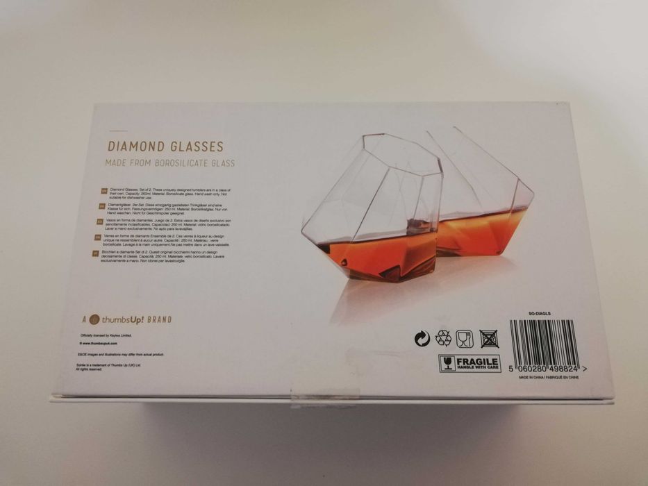 Copos de Uísque em forma de diamante da Thumbs Up