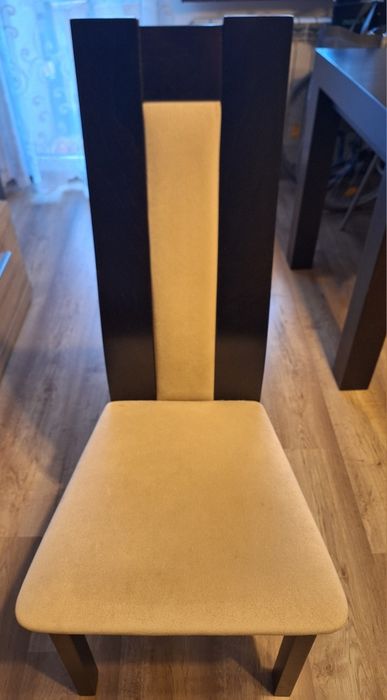 Drewniany stół z 4 krzesłami - ogłoszenie ważne 4 dni !!