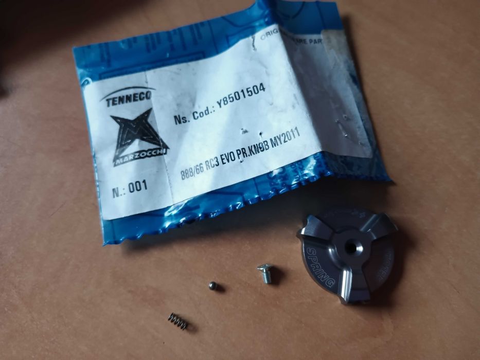Regulator naprężenia wstępnego Marzocchi 888 / 66 RC3 EVO