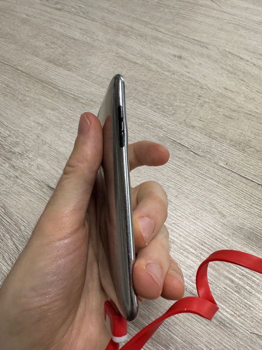 Apple iPod Touch 2nd Gen 8GB MP3 плеєр