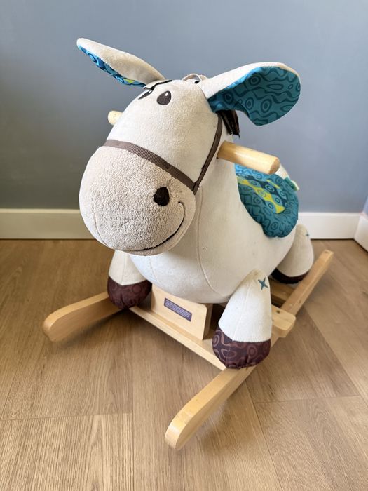 Koń konik na biegunach B.Toys Rodeo pluszowy