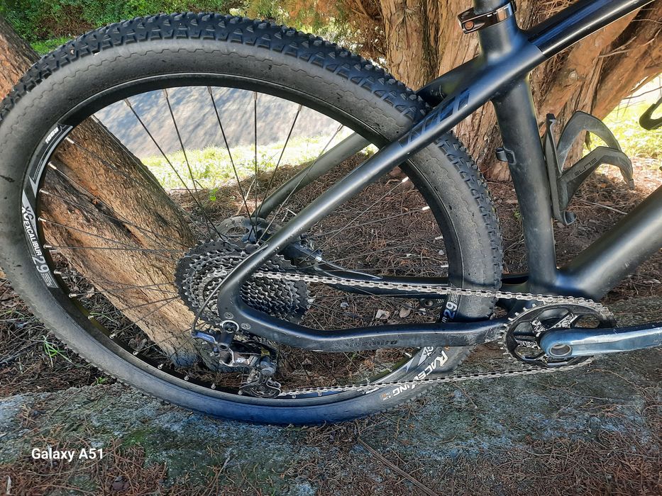 Btt 29 carbono xt 12x1v com xt e rock shox