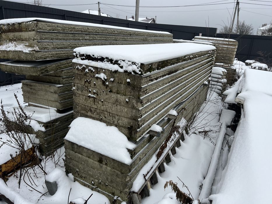 Сендвіч панелі лежалі