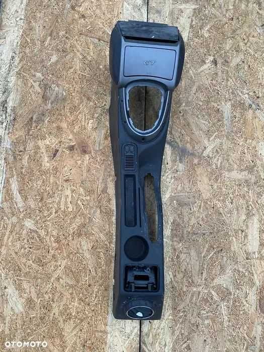 Tunel środkowy Alfa Romeo GT Blackline