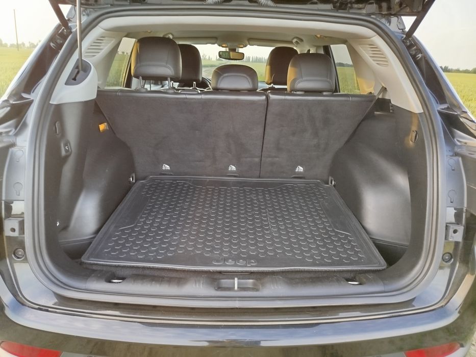 Продам свій автомобіль  Jeep Compass