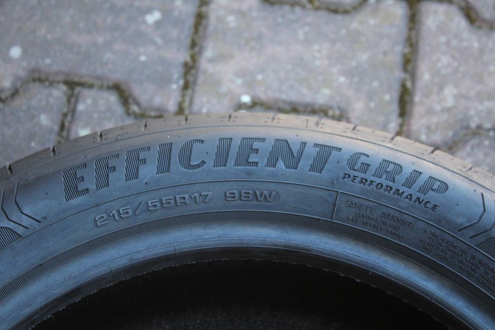 215 55 R117 Goodyear Efficentgrip Performance