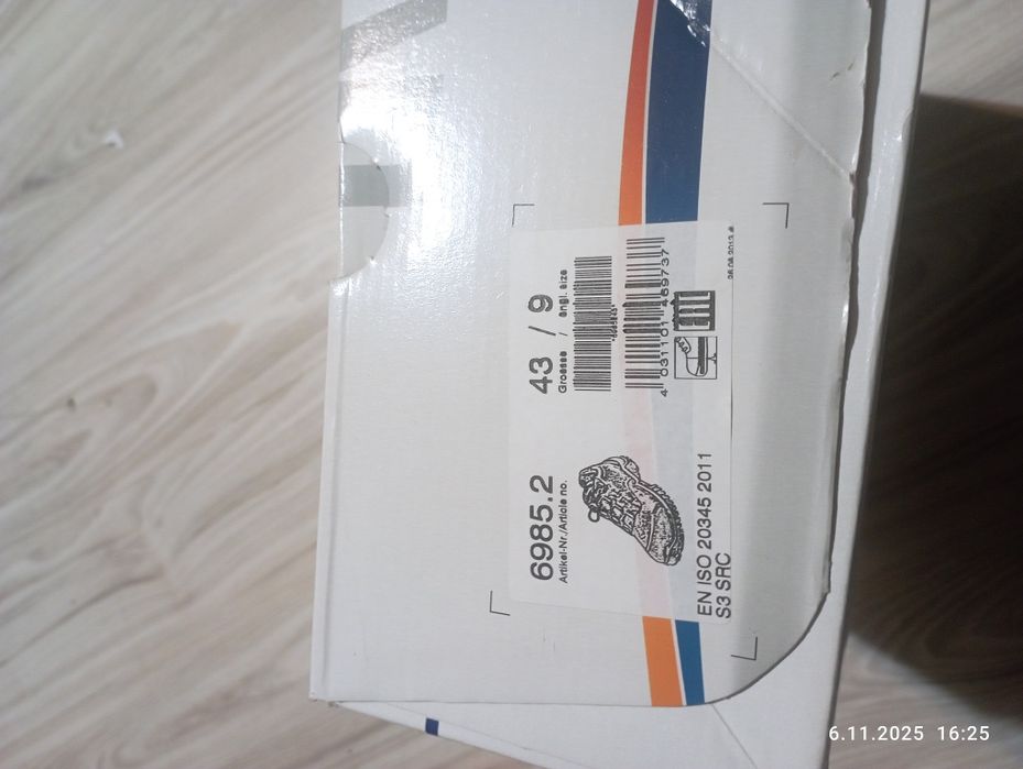 Buty Uvex rozmiar 43 wkładka 28,7 cm nowe