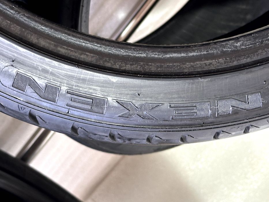 225/40 R19 Nexen