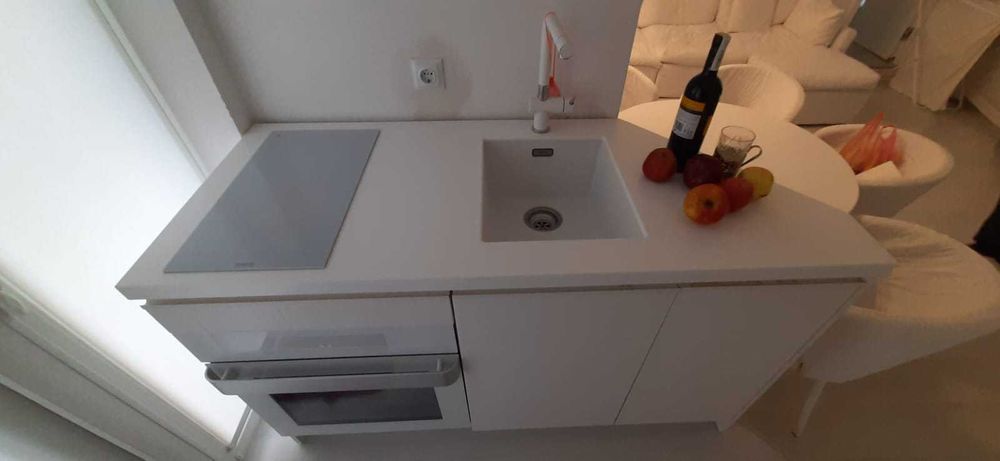 Будинок на Соломінці з особистим бомбосховищем з кухнею та кімнатою