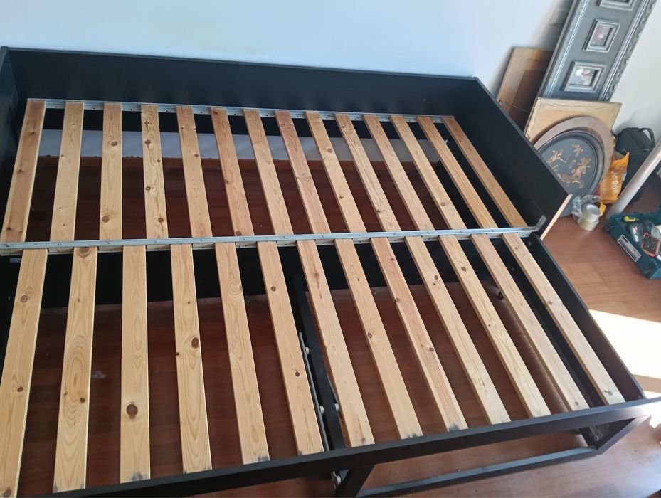Cama solteio / casal com gavetas