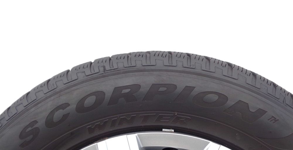 OPONY ZIMOWE 215/65/17 PIRELLI Winter Scorpion 215/65R17 2022r
