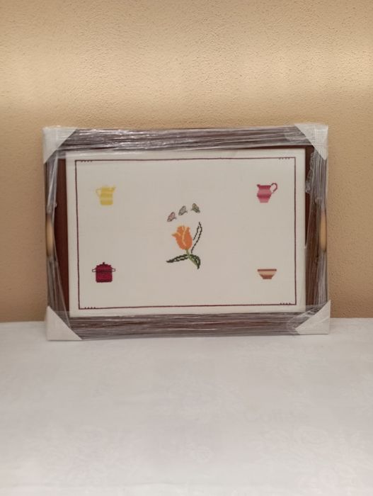 Tabuleiro que tanto serve para decoração, como servir na cozinha.