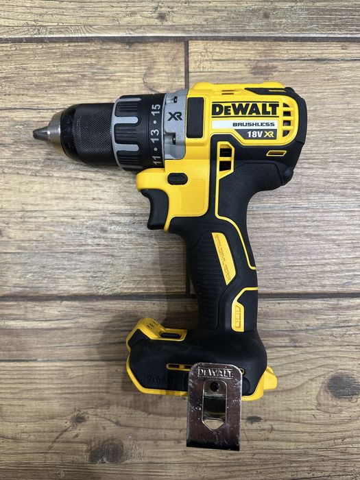 Wiertarko-wkrętarka DeWalt 70Nm DCD791 - 2025r.