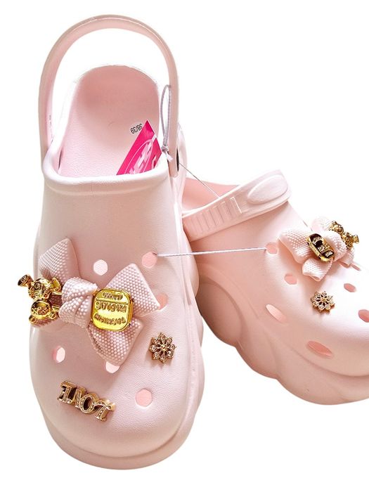 Klapki na basen z przypinkami. Nowe