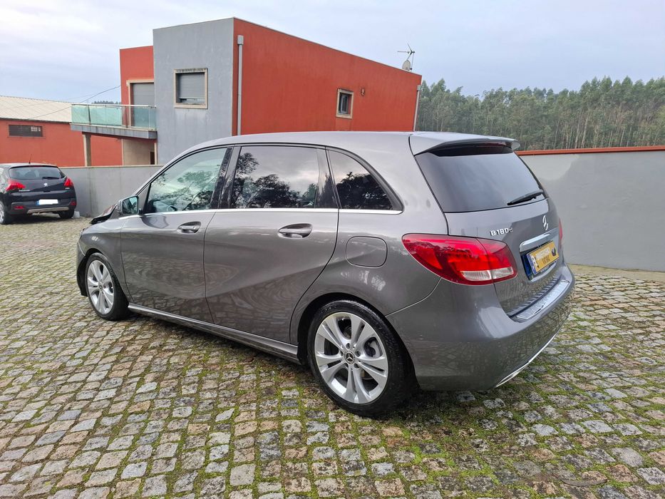 Mercedes B 180 d Style [CX Automatica]  111 Mil kms Nacional de 2018